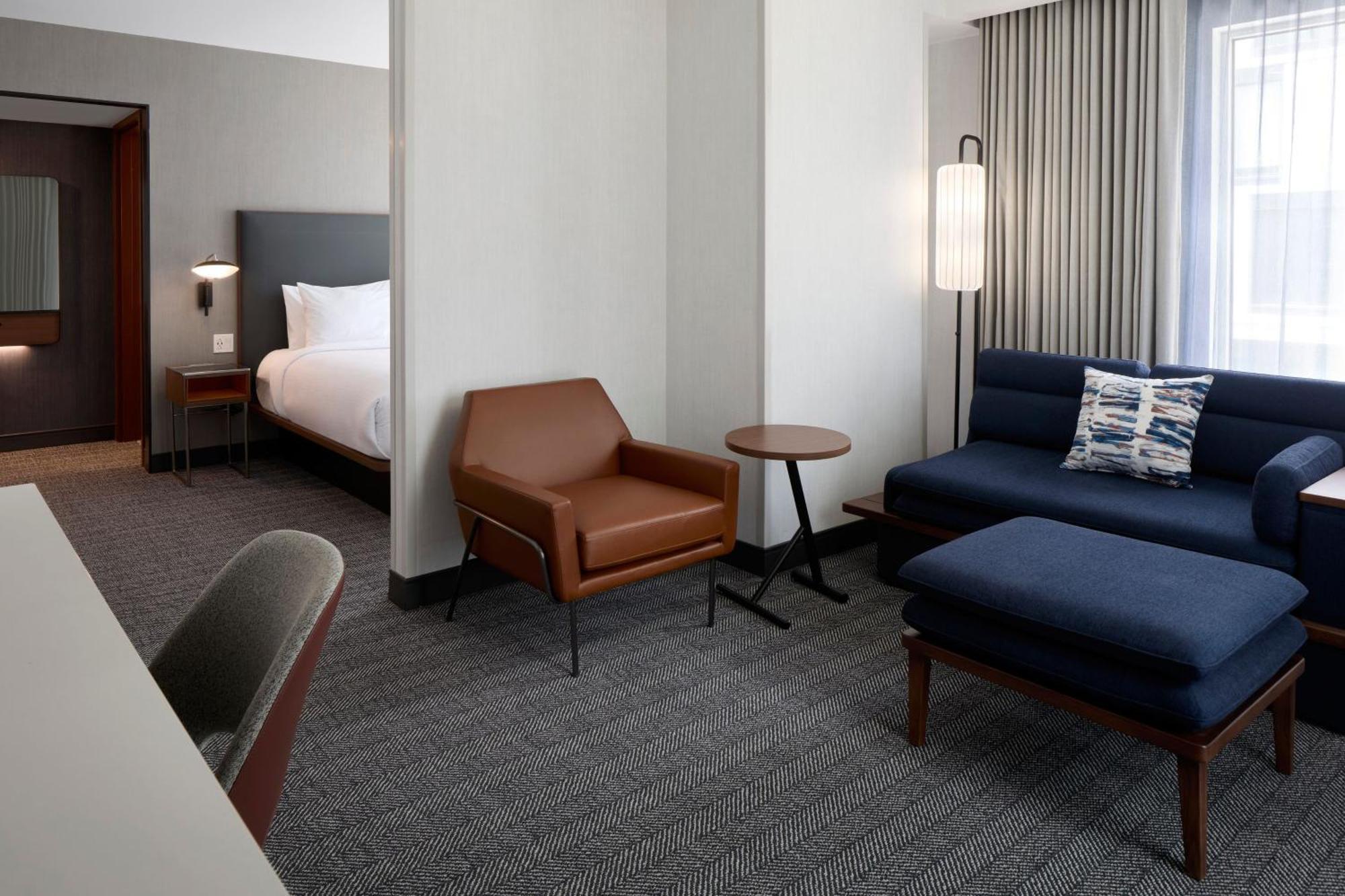 Courtyard By Marriott Montreal Laval Hotel ภายนอก รูปภาพ