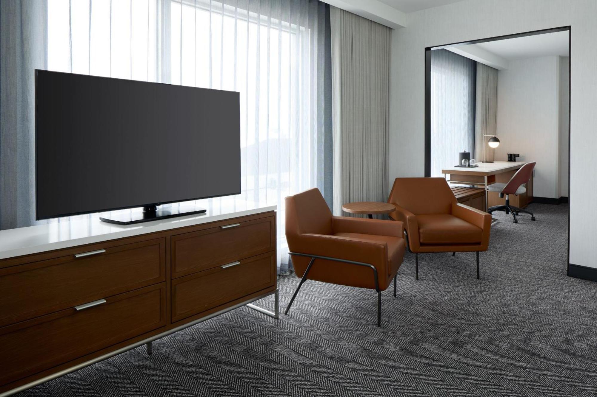 Courtyard By Marriott Montreal Laval Hotel ภายนอก รูปภาพ