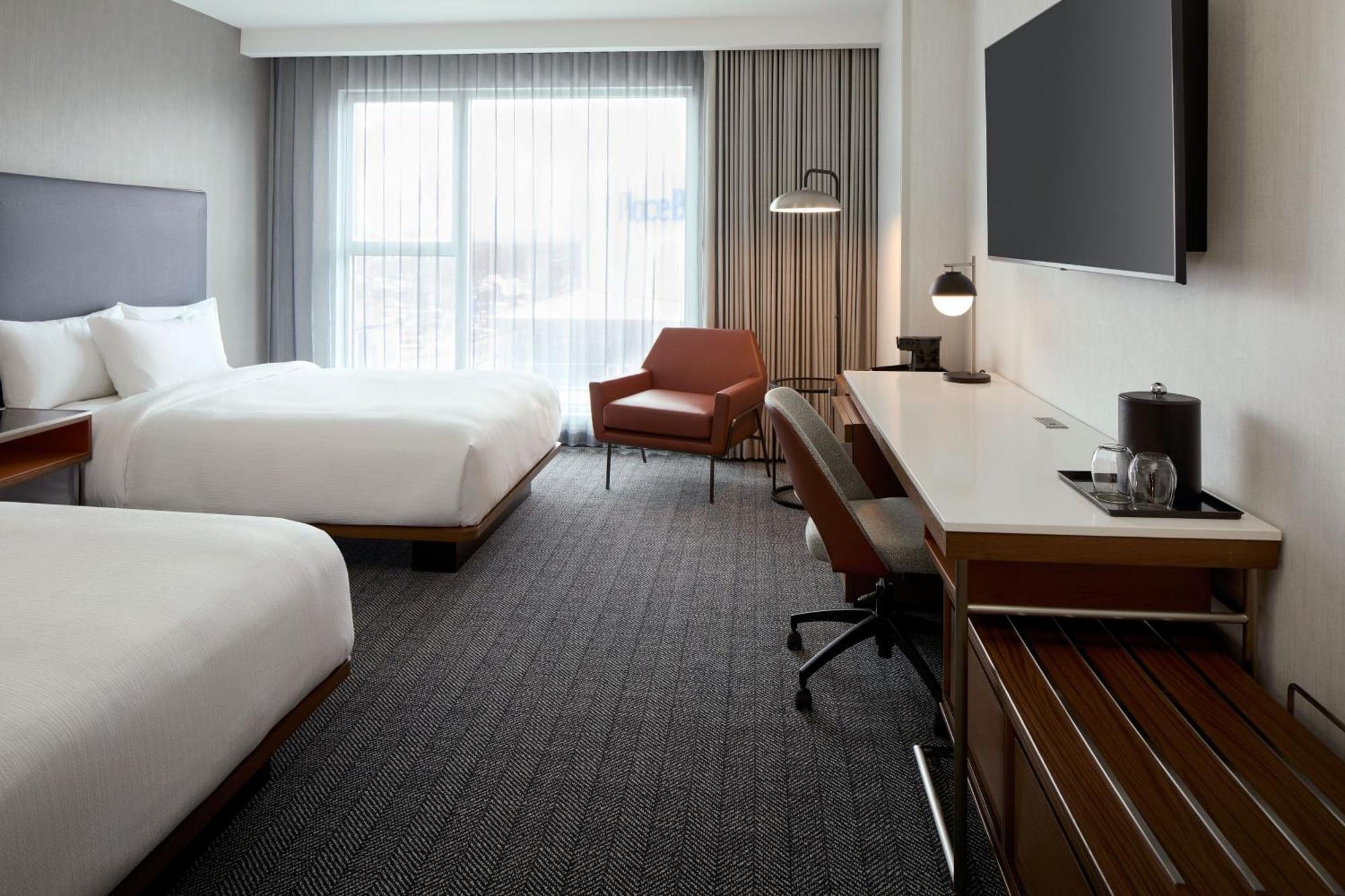 Courtyard By Marriott Montreal Laval Hotel ภายนอก รูปภาพ