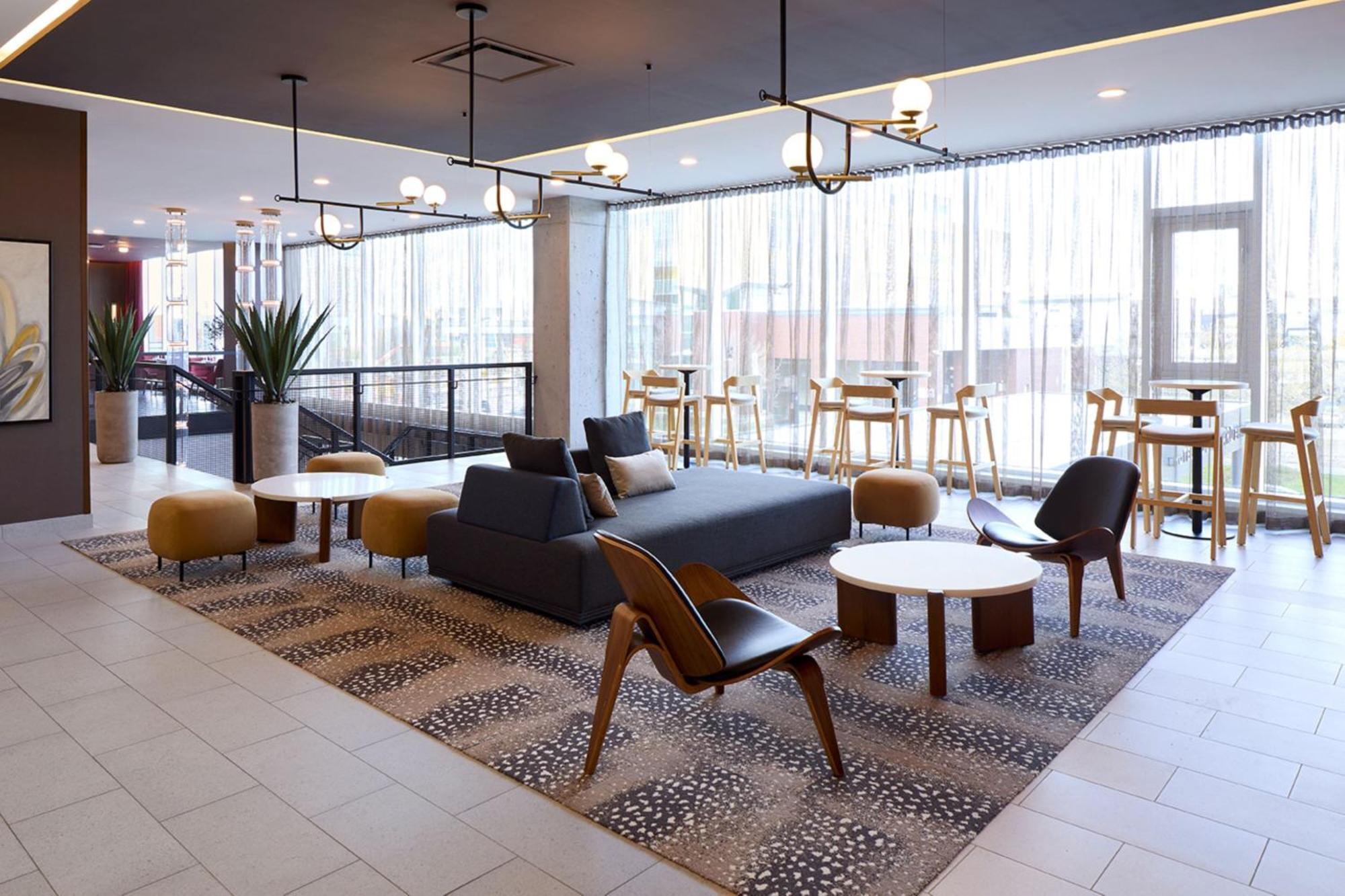 Courtyard By Marriott Montreal Laval Hotel ภายนอก รูปภาพ