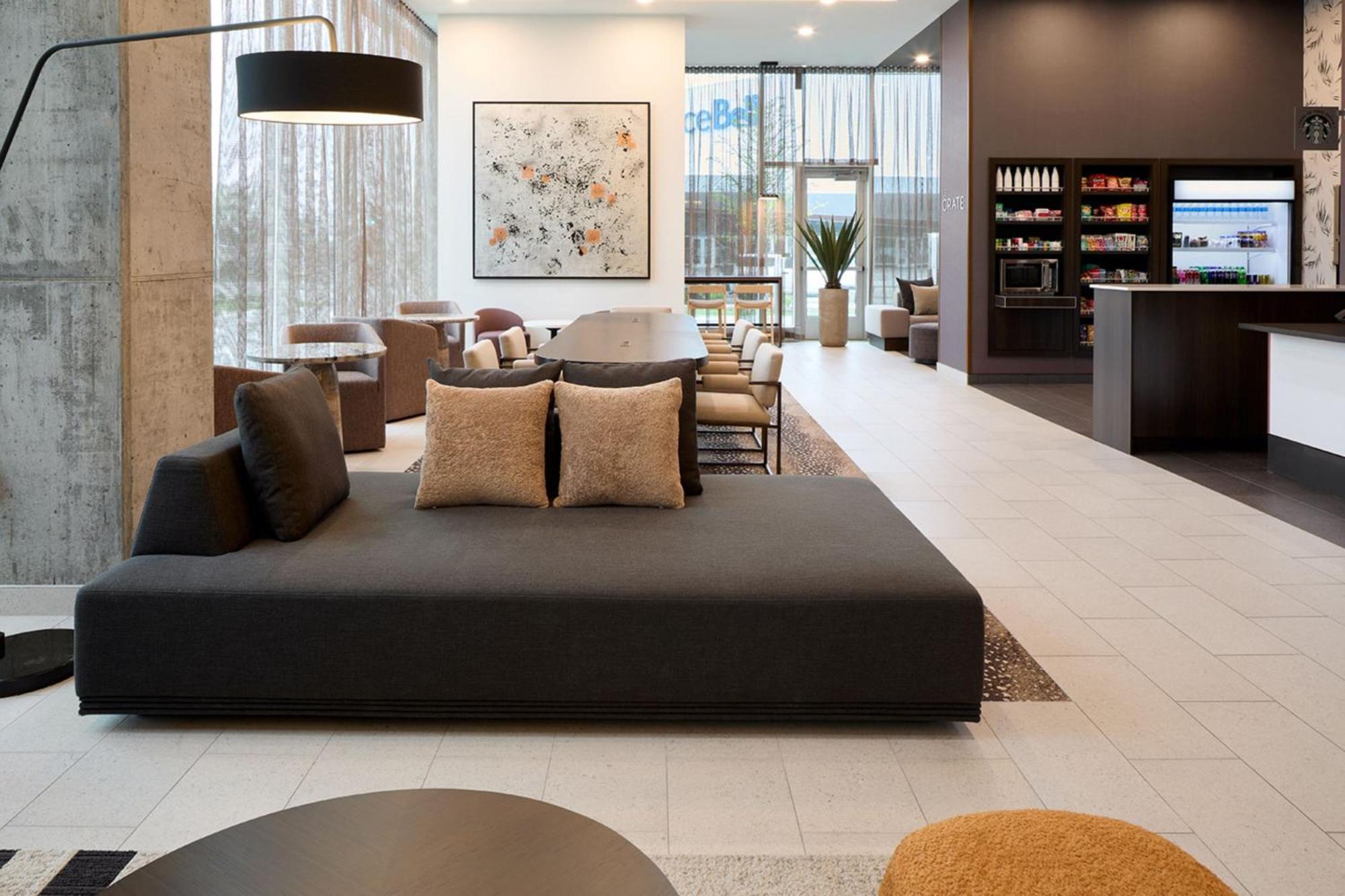Courtyard By Marriott Montreal Laval Hotel ภายนอก รูปภาพ