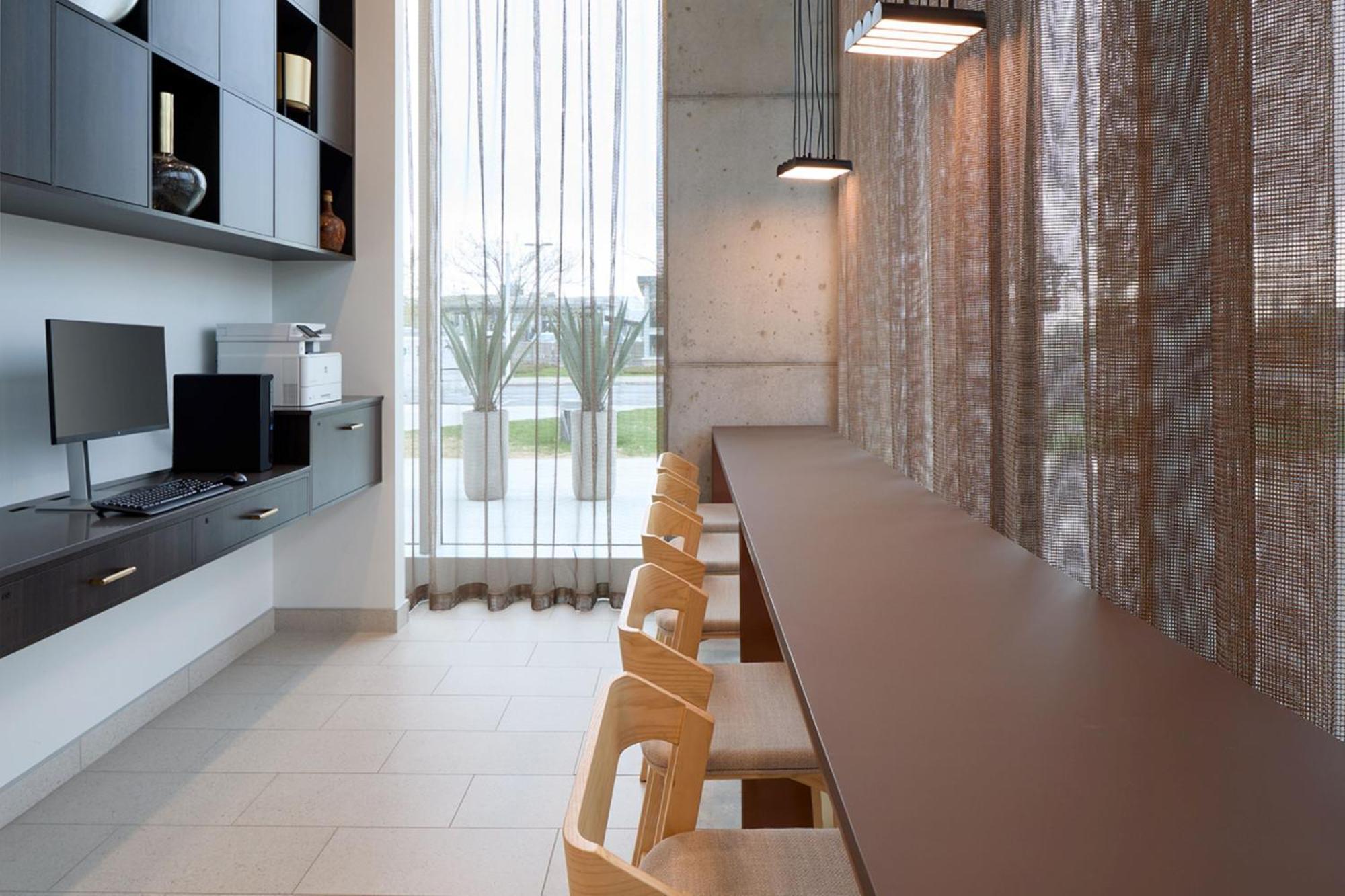 Courtyard By Marriott Montreal Laval Hotel ภายนอก รูปภาพ
